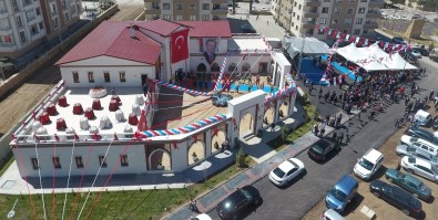 Büyükşehir'in Eğitim Yatırımı Ahmet Hamdi Tanpınar Bilgi Evi Açıldı