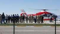 SEYFETTIN AZIZOĞLU - Çatışmada Ağır Yaralanan Teğmen Helikopterle Erzurum'a Getirildi