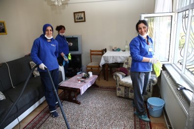 Kadıköy Belediyesi'nden Evlere Temizlik Hizmeti