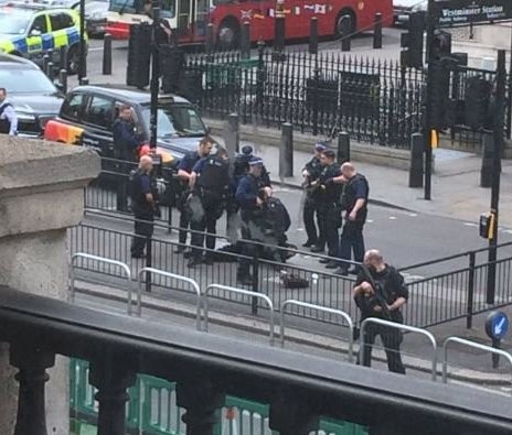 Londra'da terör alarmı