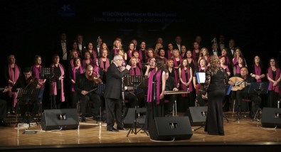 Ayşe Sağyaşar'dan muhteşem konser