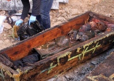 Kazıda cesedi bulunan Rus komutanın kim olduğu araştırılıyor