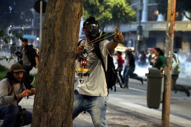 Brezilya'da Genel Grevde Çatışmalar Yaşandı