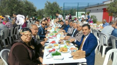 Edremit'te AK Partililer Kahvaltıda Bir Araya Geldi
