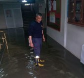 Şiddetli Yağış Nedeniyle Okulu Su Bastı