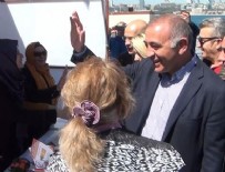 ENIS BERBEROĞLU - CHP'li milletvekillerden 'evet' standına ziyaret