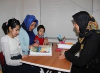 NENE HATUN - Okula Gidemeyince Okul Ayağına Geldi