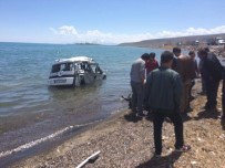 İBRAHİM TUNÇ - Ahlat'ta Trafik Kazası Açıklaması 1 Ölü 3 Yaralı