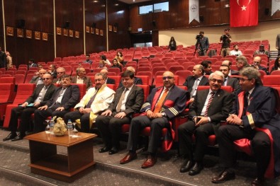 ERÜ Tıp Fakültesi Dekanı Prof. Dr. Hakan Poyrazoğlu Açıklaması 'Tıp Eğitimi Can Çekişiyor'