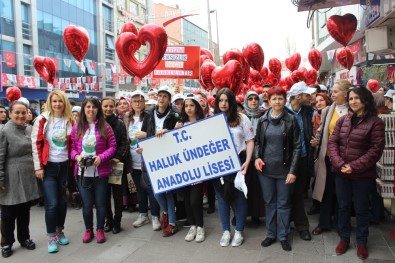 Zeytinburnu'nda Otizme Farkındalık Yürüyüşü