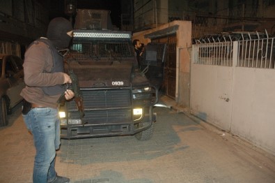 Adana'da Yasa Dışı Sol Örgütlerine Yönelik Operasyon Açıklaması 14 Gözaltı