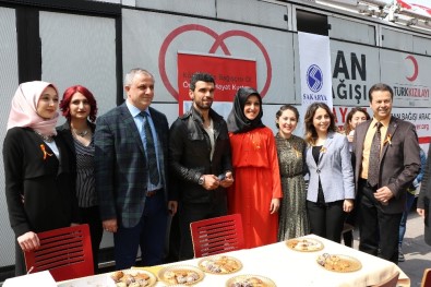 Kenan Sofuoğlu, Lösemili Çocuklar İçin Düzenlenen Kampanyaya Katıldı