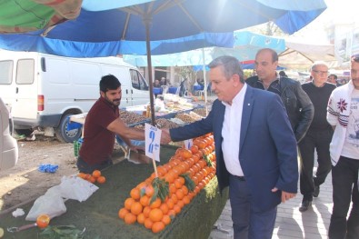 Kuşadası Belediyes Güzelçamlı'da Da Nutuk Dağıttı