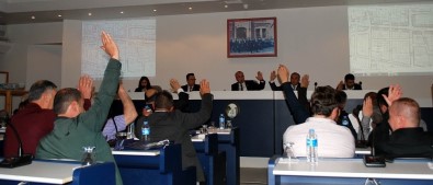 Salihli'de Encümen Ve Komisyon Üyeleri Belirlendi