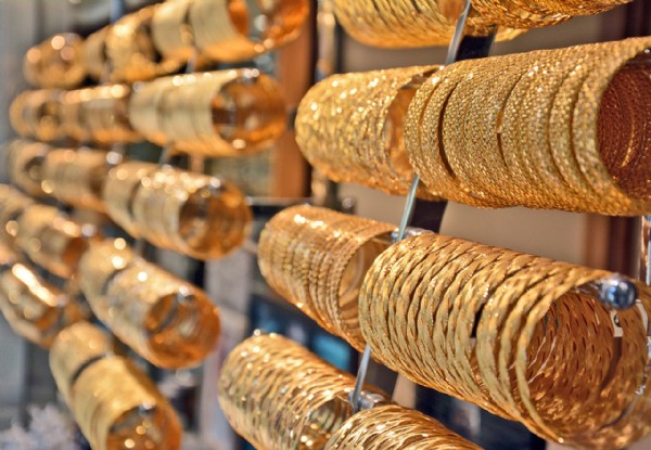 Altın uçuşa geçti