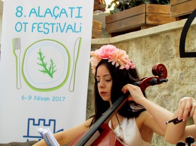 Alaçatı'nın Büyülü Atmosferinde Festival Kokteyli