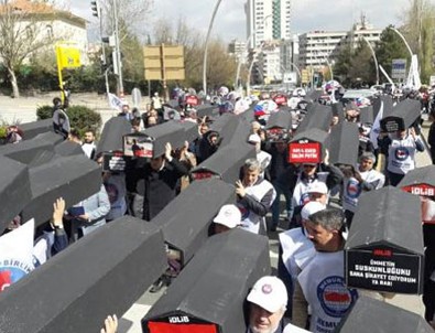 Ankara'da protesto! Tabutlarla yürüdüler...