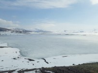 BUZ TUTAN GÖLET - Baraj Göleti Nisan Ayında Buz Tuttu