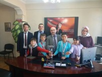 ATATÜRK İLKOKULU - Hisarcık'ta Satranç Ustası Minikler Ödüllendirildi