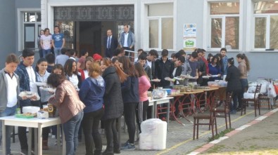 Lüleburgaz'da Okul Yararına Kermes