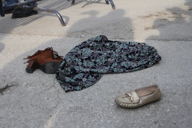Meral Akşener'e etekli ve ayakkabılı protesto