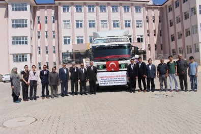 Öğrencilerden Cerablus'a Yardım