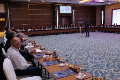 AB Bakanı Yardımcısı Şahin, STK'larla Bir Araya Geldi