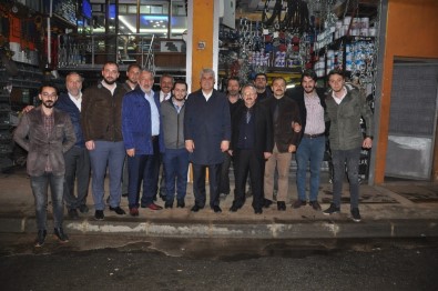 AK Parti Trabzon Milletvekilleri Günnar Ve Köseoğlu Referandum Çalışmalarını Sürdürdü