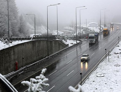 Bolu'da yoğun kar yağışı