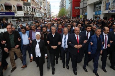 Elazığ'da 'Türkiye İçin Evet' Yürüyüşü