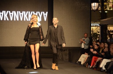 Ünlü Modacı Amerika'dan Sonra İlk Defileyi İzmir'de Yaptı