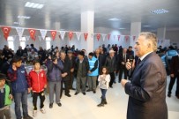 SPOR MERKEZİ - Gürpınar Mahallesi'nde Düğün Salonu Ve Spor Merkezi Hizmete Açıldı