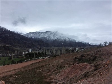 İspir'in Yüksek Kesimleri Beyaza Büründü