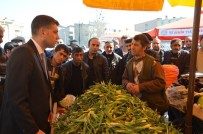 PAZARCI ESNAFI - Başkan Vekili Akhan'dan Pazar Esnafına Ziyaret