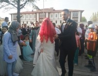 TERMAL TURİZM - Eski Gençlik Kolları Başkanı Mehterli Düğünle Dünya Evine Girdi