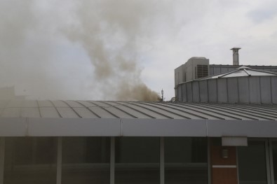 İçişleri Bakanlığı Ek Hizmet Binası Yanında Yangın Paniği