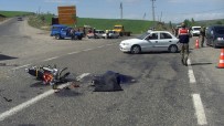 Kamyonetle Motosiklet Çarpıştı Açıklaması 1 Ölü