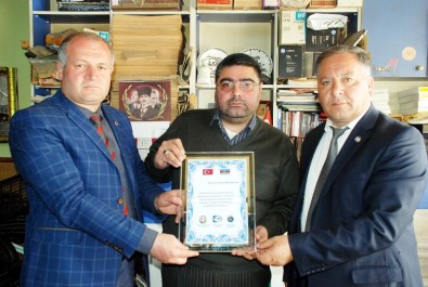 KKDGC Başkanı Daşdelen'e Türkiye-Azerbaycan Kardeşliğine Verdiği Önemden Dolayı Plaket