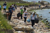 KYME Antik Kent Bölgesinde 400 Kilo Çöp Toplandı