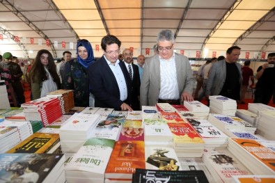 Aksaray'da Kitap Günleri Fuarını 182 Bin 526 Kişi Ziyaret Etti