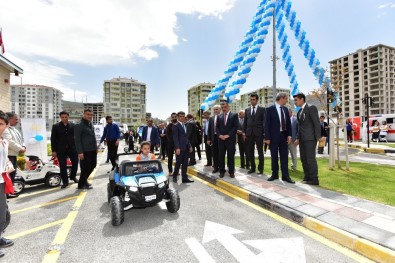 Battalgazi Belediyesi Trafik Haftasını Kutladı