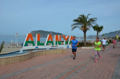 Büyükşehir'den Alanya'ya 250 Bin Çiçek