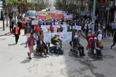 Elazığ'da Engellilerden Farkındalık Yürüyüşü