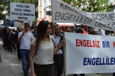 Engelliler İçin Yürüdüler