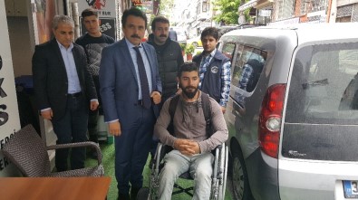 Fatih Belediyesi, Tekerlekli Sandalyesi Çalınan Engelli Gence Yenisini Hediye Etti