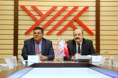 YÖK Başkanı Saraç, KKTC Milli Eğitim Ve Kültür Bakanı Berova İle Bir Araya Geldi