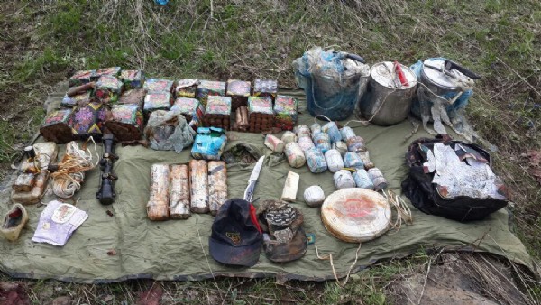 Erzurum'da PKK'nın cephaneliği ele geçirildi