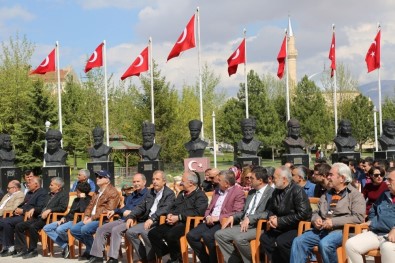 Başkan Akdoğan Türkçülük Şöleni'ne Katıldı