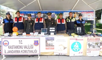Kastamonu'da Trafik Güvenliği Sergisi Açıldı