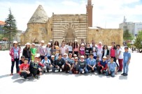 GÜLŞEHRI - Milli Eğitim Müdürlüğü Ve Belediye Tarihi Gezdirerek Yerinde Anlattırıyor